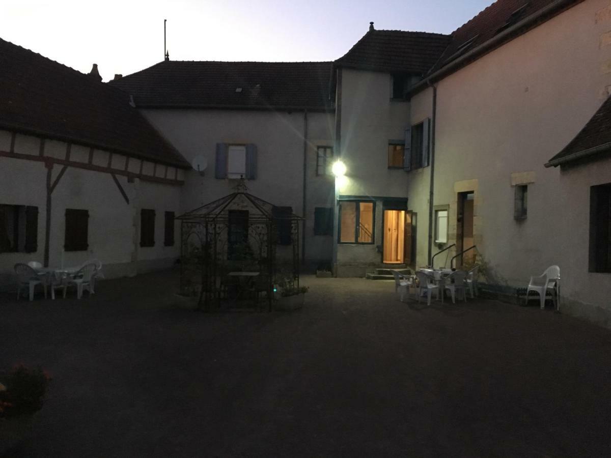 Charmant T2 Rdc Dans Residence Avec Parc Arbore Saint-Pierre-le-Moûtier Zewnętrze zdjęcie